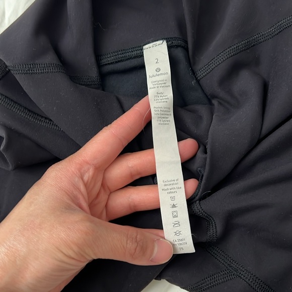 Lululemon 6” Wunder Train High-Rise Shorts - Picture 3 of 4